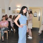 Jarní módní přehlídka v milevské klášterní kavárně nabídla kolekci plnou pastelů a „máslovky“