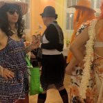 Video: Rockový mazec, rudý koberec a hasiči v róbách. Klisinečtí předvedli v Hrazánkách divokou módní přehlídku