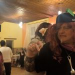 Video: Rockový mazec, rudý koberec a hasiči v róbách. Klisinečtí předvedli v Hrazánkách divokou módní přehlídku