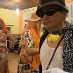 Video: Rockový mazec, rudý koberec a hasiči v róbách. Klisinečtí předvedli v Hrazánkách divokou módní přehlídku