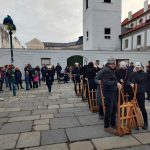 Masky, řinčení řetězů i Poslední večeře. Hrkání znovu oživilo Budějovice