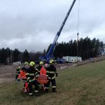 Na staveništi D3 u Kaplice spadl dělník do jímky. Ze zhruba čtyřmetrové hloubky ho vytahoval jeřáb