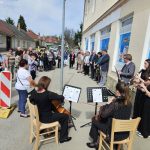 Šest osudů, které byly málem zapomenuty. Suchdol položil kameny na památku židovských spoluobčanů