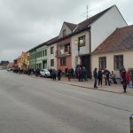 Tohle se vidí jednou za život, říkali lidé v Borovanech. Obří jeřáb zvedl jedenáctitunovou dřevěnou věž kostela