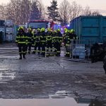 Výbuch a plameny šlehající do výšky. Na Jindřichohradecku hořelo v hale s barvami