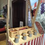 Tma, ticho a nejistota. Nová výstava v Jihočeském muzeu vtáhne návštěvníky do světa lidí s hendikepem