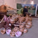 Redaktor mezi proutky: V Prachatickém muzeu si návštěvníci vyzkoušeli velikonoční řemesla