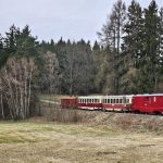 Všední den úzkokolejky. Testovali jsme jízdní řád i noc na nádraží