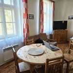 Všední den úzkokolejky. Testovali jsme jízdní řád i noc na nádraží