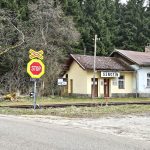 Všední den úzkokolejky. Testovali jsme jízdní řád i noc na nádraží