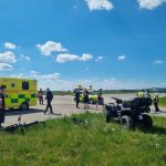 Na všechovském letišti muž ve vysoké rychlosti vážně havaroval na čtyřkolce