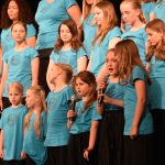 Milevské dětské sbory zazářily. Jarní koncert rozezpíval kulturní dům