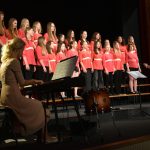 Milevské dětské sbory zazářily. Jarní koncert rozezpíval kulturní dům