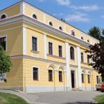 Škola není jen budova, znělo při oslavách v Chlumu u Třeboně. Nejhezčím dárkem přispěli nejmenší