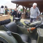 Ve Štěkni a Čejeticích zastavil historický vojenský konvoj