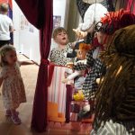 Hrad ve Strakonicích ožil loutkovou muzejní nocí. Zaplněné nádvoří tančilo