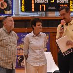 VIDEO: Sportovní hala nese jméno Miroslava Vondřičky. Na palubovce vzniklo obří srdce a zazněla jeho oblíbená píseň
