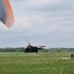 VIDEO: Na bývalém letišti Všechov u Tábora začaly tréninky paraglidingu
