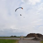 VIDEO: Na bývalém letišti Všechov u Tábora začaly tréninky paraglidingu