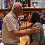 VIDEO: Sportovní hala nese jméno Miroslava Vondřičky. Na palubovce vzniklo obří srdce a zazněla jeho oblíbená píseň