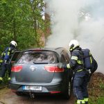 U Lhotic shořelo auto