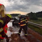 AKTUALIZOVÁNO: Vážná nehoda u Boršova nad Vltavou, zranění jsou v autobusu i v osobním autě
