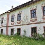 Nadějkovský zámek hostil židovské děti, Hitlerjugend a za komunismu vzkvétal. Dnes chátrá