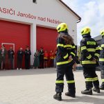 Nová zbrojnice jako dárek. Hasičské rodiny jsou duší Jarošova nad Nežárkou