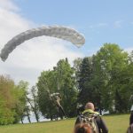V Bernarticích uctili padlé z druhé světové války. Poprvé u toho byli i parašutisté