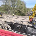 VIDEO: Silniční most přes železnici se poroučel. V Milevsku sloužil 73 let