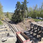 VIDEO: Silniční most přes železnici se poroučel. V Milevsku sloužil 73 let