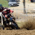 VIDEO: Druhý závod motokrosového MČR pořádal MS Kluky v Jiníně. Přijela i nová česká hvězda Julius Mikula