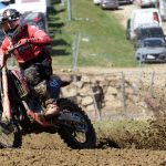 VIDEO: Druhý závod motokrosového MČR pořádal MS Kluky v Jiníně. Přijela i nová česká hvězda Julius Mikula