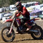 VIDEO: Druhý závod motokrosového MČR pořádal MS Kluky v Jiníně. Přijela i nová česká hvězda Julius Mikula
