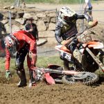 VIDEO: Druhý závod motokrosového MČR pořádal MS Kluky v Jiníně. Přijela i nová česká hvězda Julius Mikula