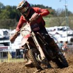 VIDEO: Druhý závod motokrosového MČR pořádal MS Kluky v Jiníně. Přijela i nová česká hvězda Julius Mikula