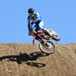 VIDEO: Druhý závod motokrosového MČR pořádal MS Kluky v Jiníně. Přijela i nová česká hvězda Julius Mikula