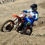 VIDEO: Druhý závod motokrosového MČR pořádal MS Kluky v Jiníně. Přijela i nová česká hvězda Julius Mikula