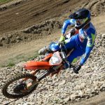 VIDEO: Druhý závod motokrosového MČR pořádal MS Kluky v Jiníně. Přijela i nová česká hvězda Julius Mikula