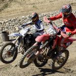 VIDEO: Druhý závod motokrosového MČR pořádal MS Kluky v Jiníně. Přijela i nová česká hvězda Julius Mikula