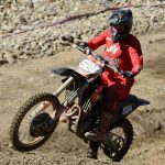 VIDEO: Druhý závod motokrosového MČR pořádal MS Kluky v Jiníně. Přijela i nová česká hvězda Julius Mikula