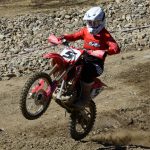 VIDEO: Druhý závod motokrosového MČR pořádal MS Kluky v Jiníně. Přijela i nová česká hvězda Julius Mikula