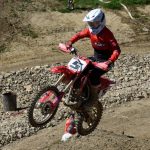 VIDEO: Druhý závod motokrosového MČR pořádal MS Kluky v Jiníně. Přijela i nová česká hvězda Julius Mikula