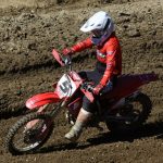 VIDEO: Druhý závod motokrosového MČR pořádal MS Kluky v Jiníně. Přijela i nová česká hvězda Julius Mikula
