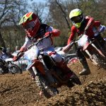 VIDEO: Druhý závod motokrosového MČR pořádal MS Kluky v Jiníně. Přijela i nová česká hvězda Julius Mikula