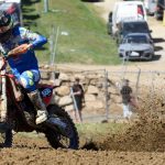 VIDEO: Druhý závod motokrosového MČR pořádal MS Kluky v Jiníně. Přijela i nová česká hvězda Julius Mikula