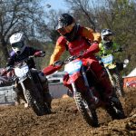 VIDEO: Druhý závod motokrosového MČR pořádal MS Kluky v Jiníně. Přijela i nová česká hvězda Julius Mikula