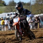 VIDEO: Druhý závod motokrosového MČR pořádal MS Kluky v Jiníně. Přijela i nová česká hvězda Julius Mikula