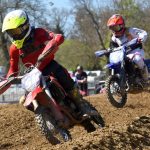 VIDEO: Druhý závod motokrosového MČR pořádal MS Kluky v Jiníně. Přijela i nová česká hvězda Julius Mikula