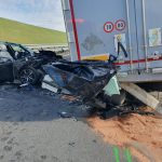 Video z vážné nehody na dálnici D3. Řidič osobního auta narazil do stojící kolony kamionů
